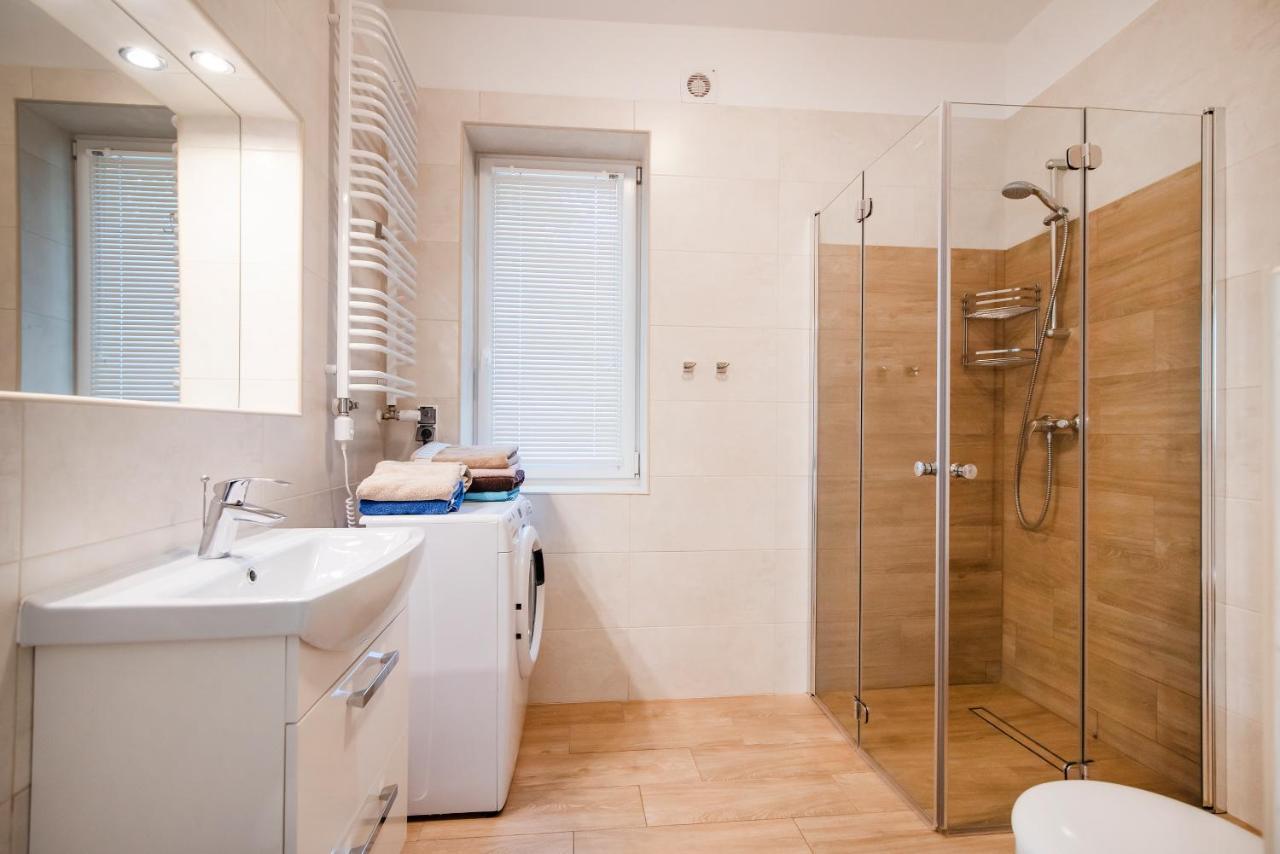 Apartament Pod Zaglem Z Widokiem Na Jezioro, Oczy Mazur 吉日茨科 外观 照片